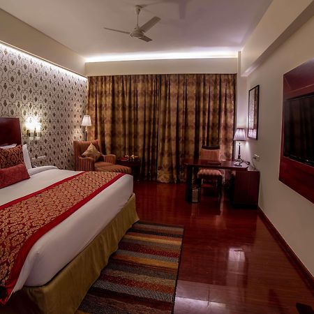 Ramada By Wyndham Jaipur Jaisinghpura Exterior foto