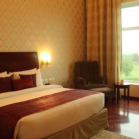 Ramada By Wyndham Jaipur Jaisinghpura Exterior foto